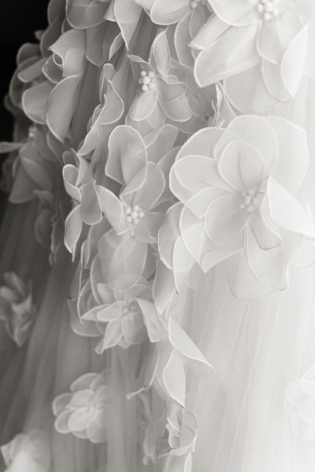 detail d une robe de mariée viktor and rolf